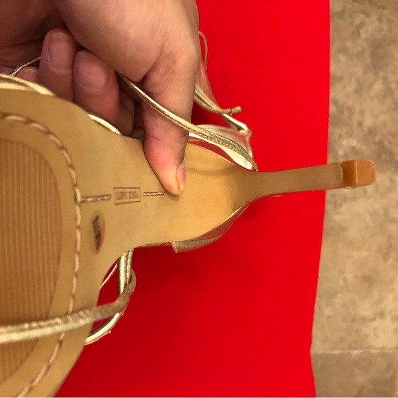 Vince Camuto Champagne Stiletto - Picture 7 of 14